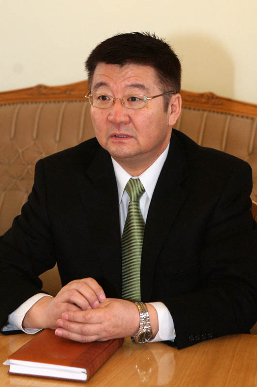 Посол Монголии в России г-н Долоонжина Идэвхтена