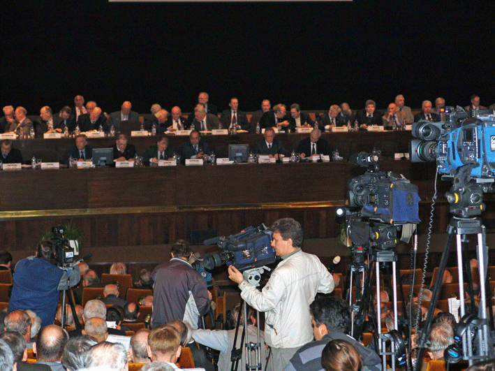 На Общем собрании присутствовало много журналистов