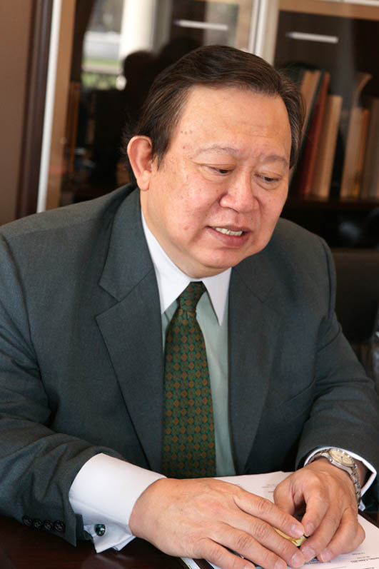 Посол Королевства Тайланд г-н Челермпон Танчитт.