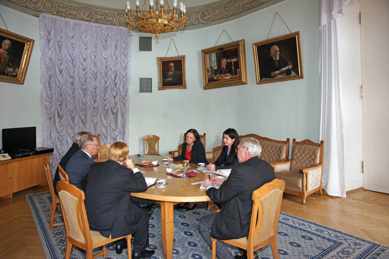 Беседа в рабочем кабинете президента РАН