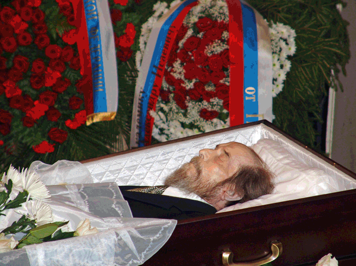 Гроб с телом А.И.Солженицына