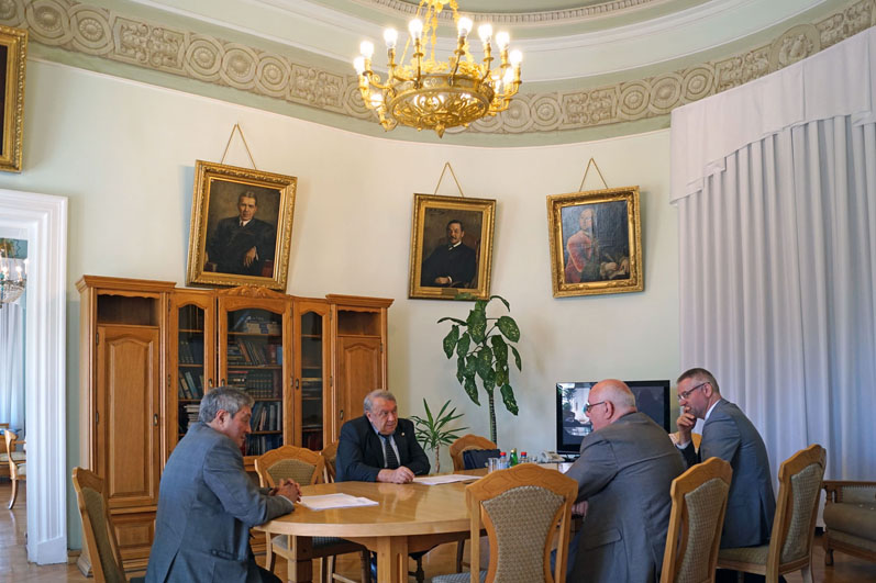 Беседа в рабочем кабинете Президента РАН
