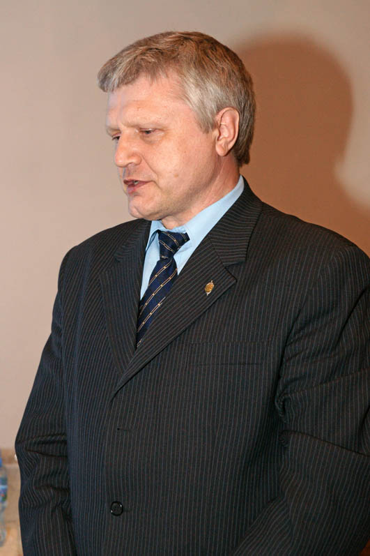 Профессор В.Е. Петрищев