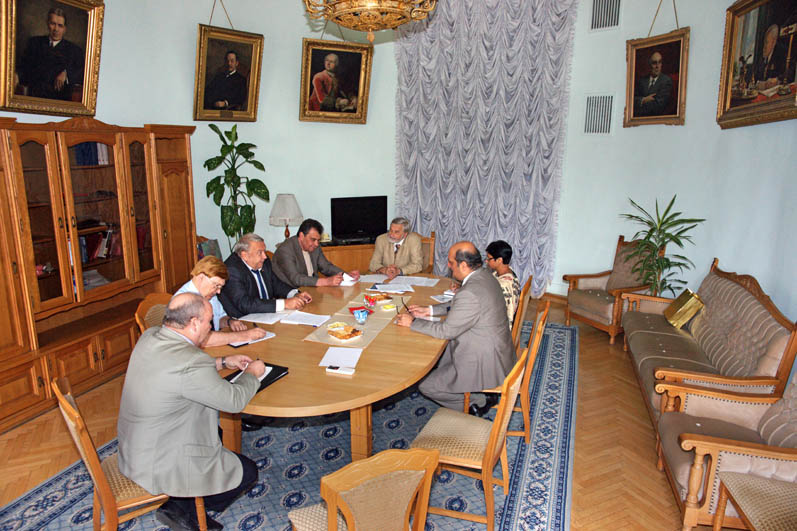 Беседа проходила в рабочем кабинете президента РАН